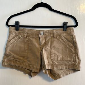 Khaki shorts, cotton stretch